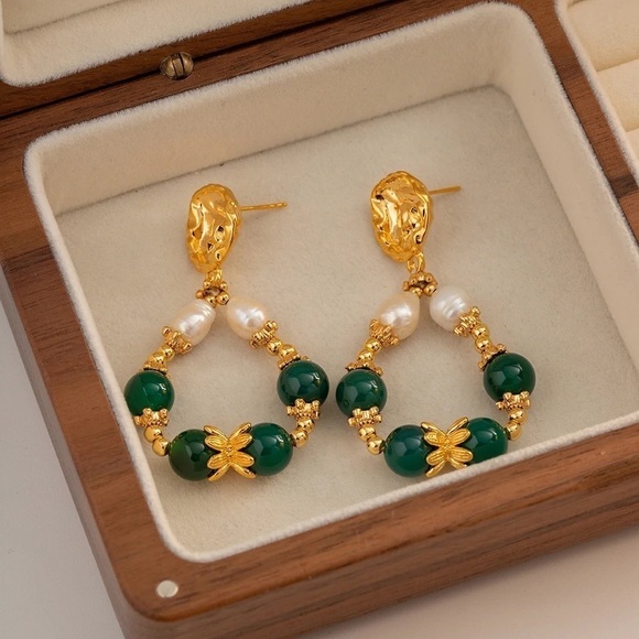 18K Gold Plated Green Agate Drop Earrings - Picture 6 of 7